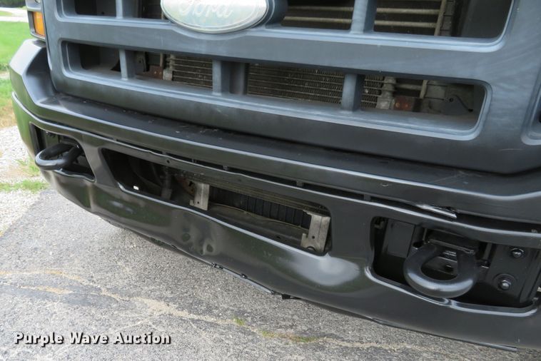image for item DH1184 2006 Ford F550 Super Duty XL  chipper truck