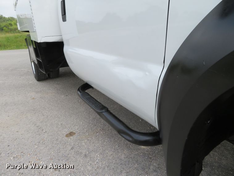 image for item DH1184 2006 Ford F550 Super Duty XL  chipper truck