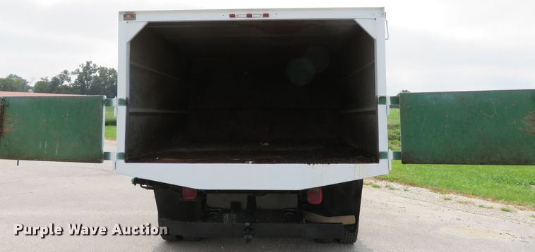 image for item DH1184 2006 Ford F550 Super Duty XL  chipper truck
