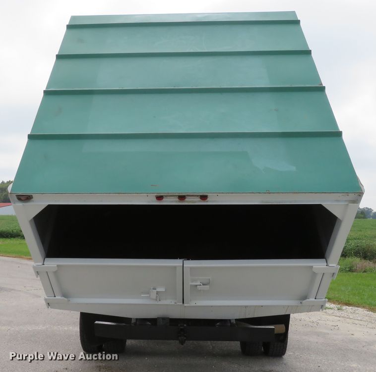 image for item DH1184 2006 Ford F550 Super Duty XL  chipper truck