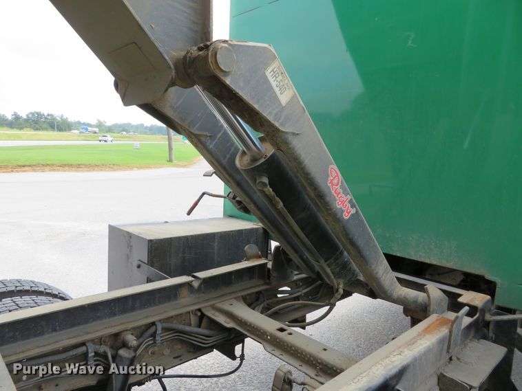 image for item DH1184 2006 Ford F550 Super Duty XL  chipper truck