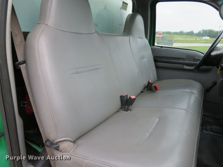 image for item DH1184 2006 Ford F550 Super Duty XL  chipper truck