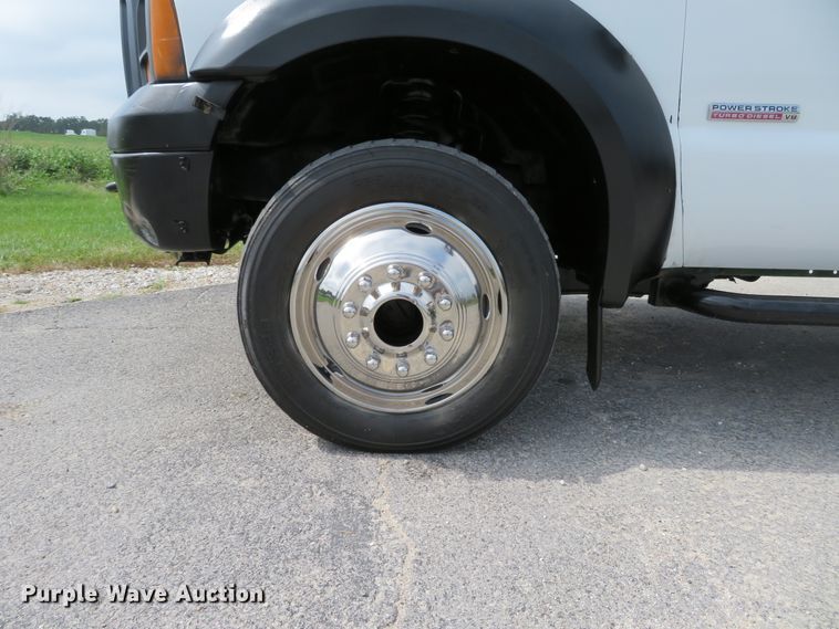 image for item DH1184 2006 Ford F550 Super Duty XL  chipper truck