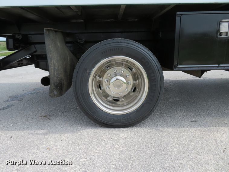 image for item DH1184 2006 Ford F550 Super Duty XL  chipper truck