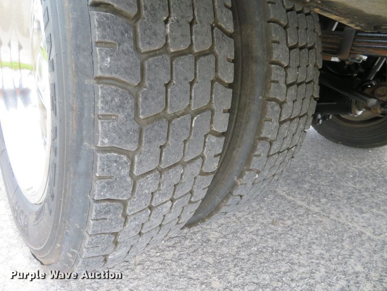 image for item DH1184 2006 Ford F550 Super Duty XL  chipper truck