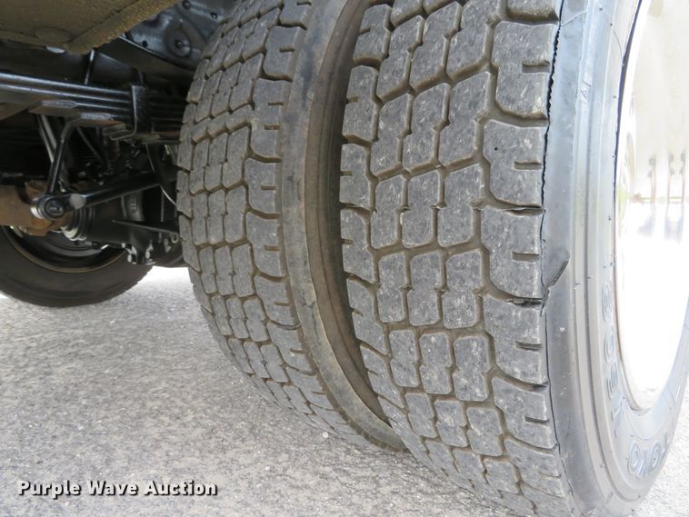 image for item DH1184 2006 Ford F550 Super Duty XL  chipper truck