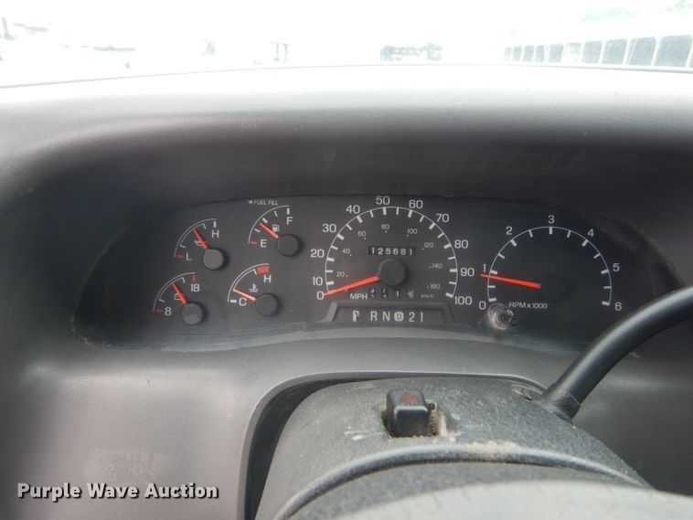 image for item DH5161 1999 Ford F450 Super Duty  utility truck