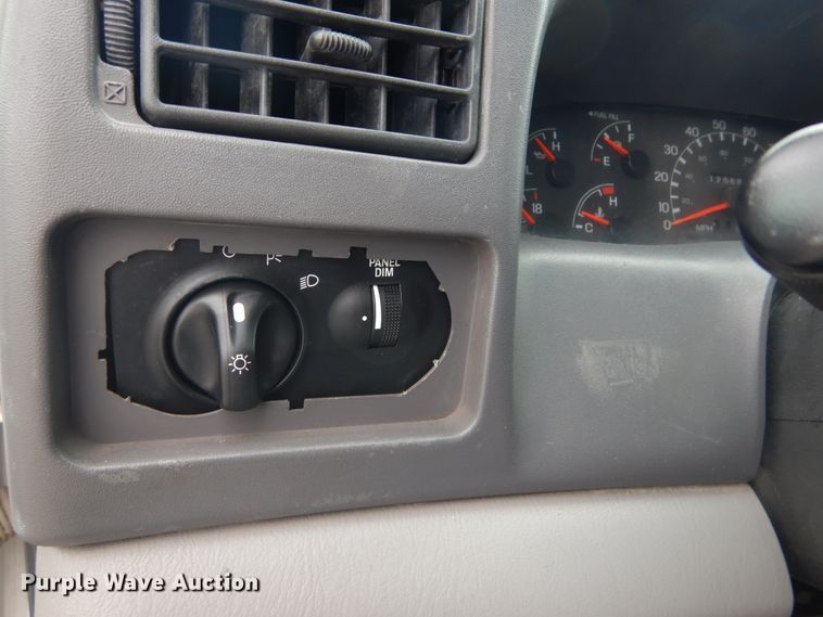 image for item DH5161 1999 Ford F450 Super Duty  utility truck