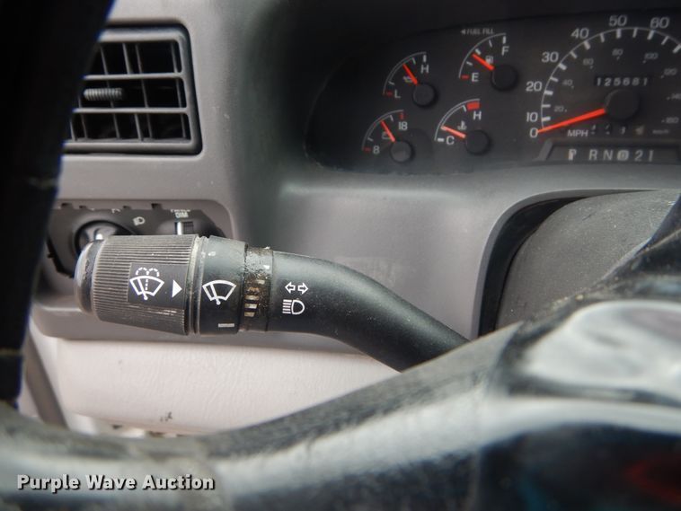 image for item DH5161 1999 Ford F450 Super Duty  utility truck