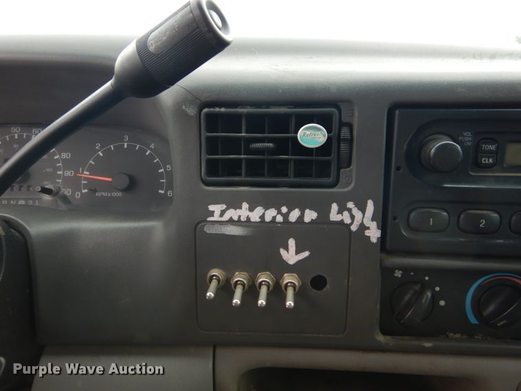 image for item DH5161 1999 Ford F450 Super Duty  utility truck