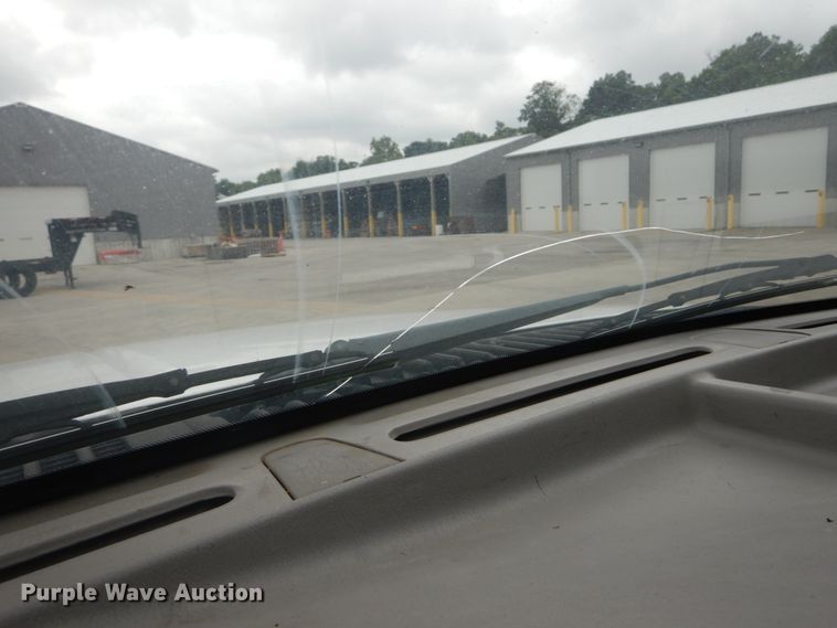 image for item DH5161 1999 Ford F450 Super Duty  utility truck