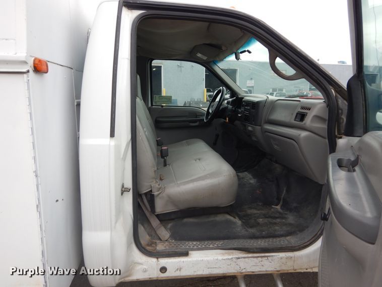 image for item DH5161 1999 Ford F450 Super Duty  utility truck