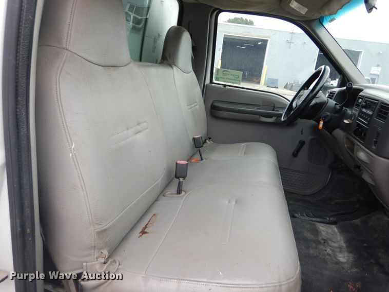 image for item DH5161 1999 Ford F450 Super Duty  utility truck