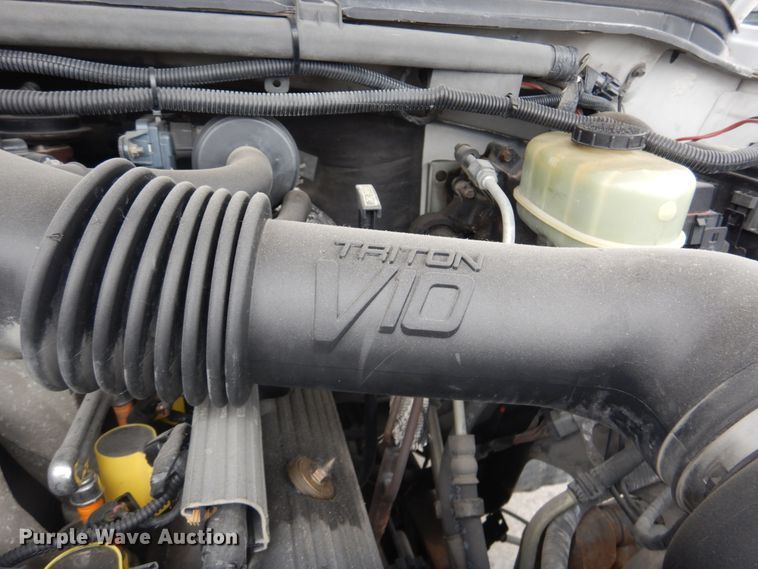 image for item DH5161 1999 Ford F450 Super Duty  utility truck