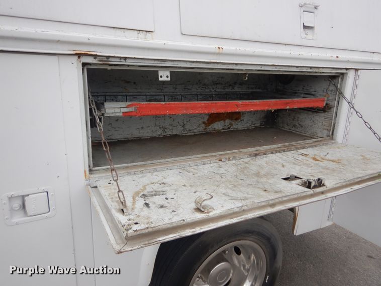 image for item DH5161 1999 Ford F450 Super Duty  utility truck