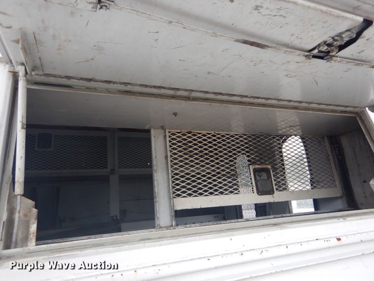 image for item DH5161 1999 Ford F450 Super Duty  utility truck