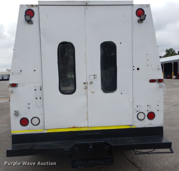 image for item DH5161 1999 Ford F450 Super Duty  utility truck