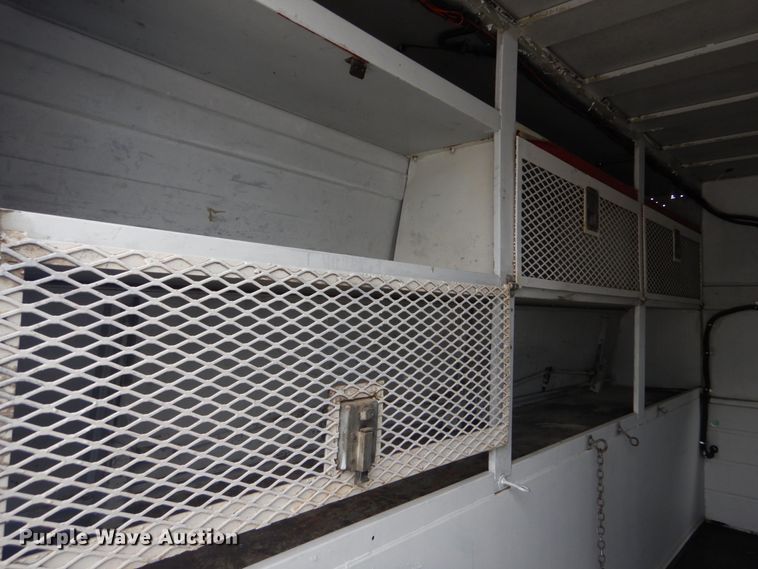 image for item DH5161 1999 Ford F450 Super Duty  utility truck