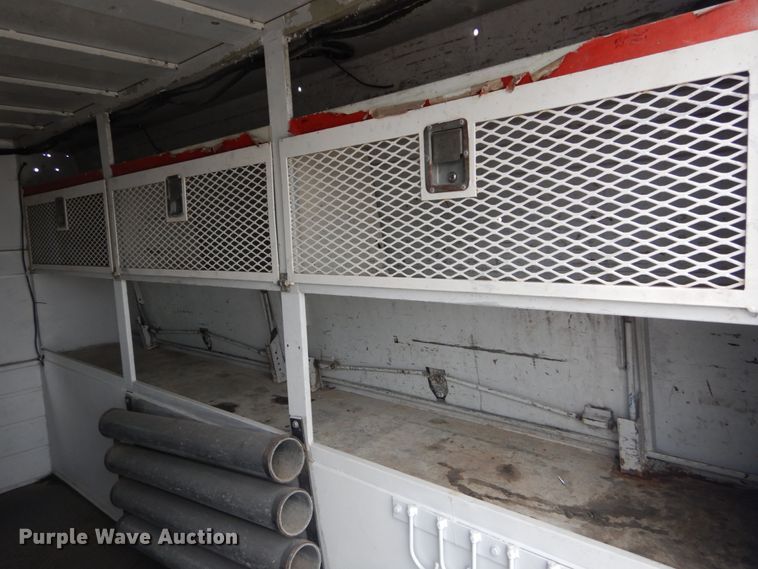 image for item DH5161 1999 Ford F450 Super Duty  utility truck