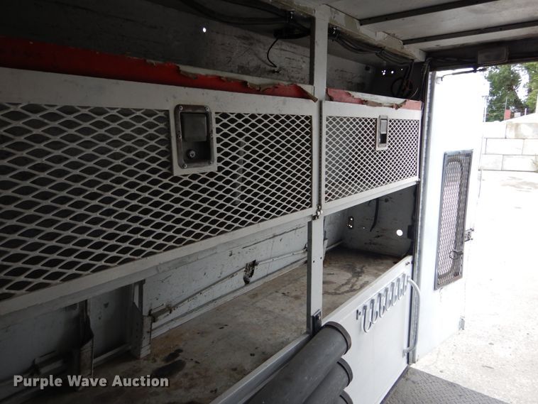 image for item DH5161 1999 Ford F450 Super Duty  utility truck