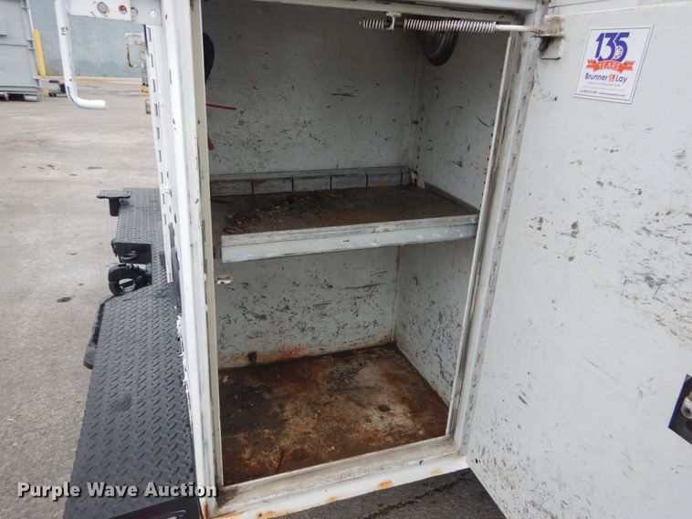 image for item DH5161 1999 Ford F450 Super Duty  utility truck