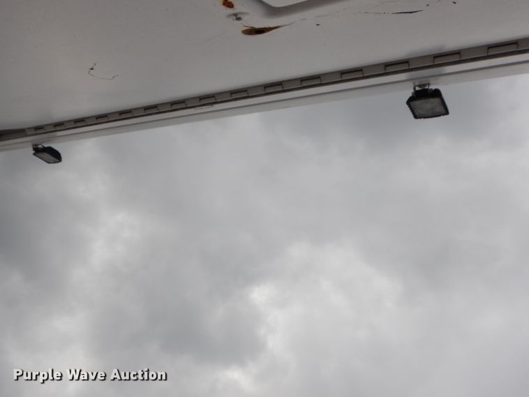 image for item DH5161 1999 Ford F450 Super Duty  utility truck