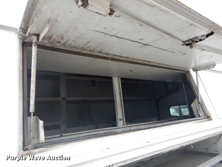 image for item DH5161 1999 Ford F450 Super Duty  utility truck