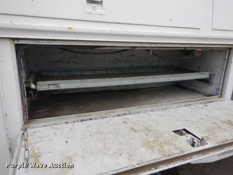 image for item DH5161 1999 Ford F450 Super Duty  utility truck