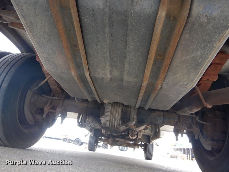 image for item DH5161 1999 Ford F450 Super Duty  utility truck