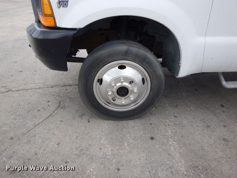 image for item DH5161 1999 Ford F450 Super Duty  utility truck