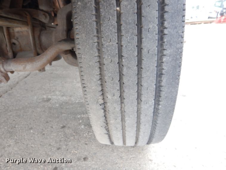 image for item DH5161 1999 Ford F450 Super Duty  utility truck