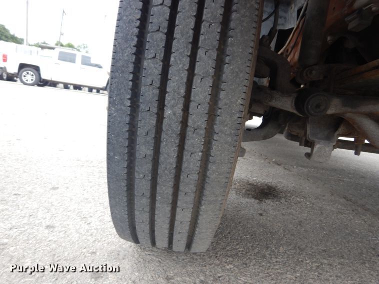 image for item DH5161 1999 Ford F450 Super Duty  utility truck