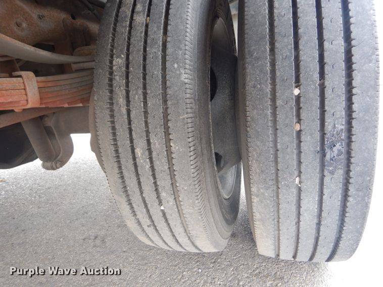 image for item DH5161 1999 Ford F450 Super Duty  utility truck