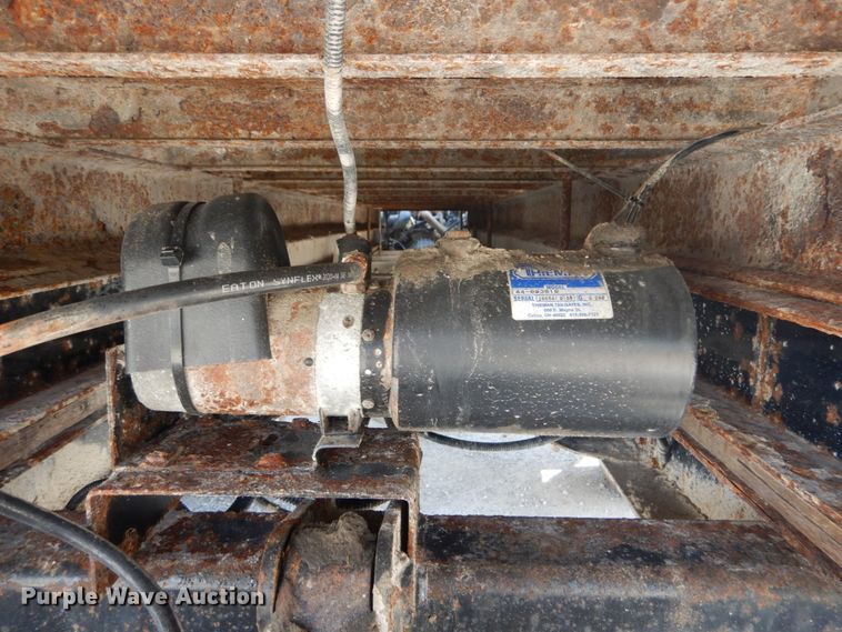 image for item DI1043 2006 Ford LCF  flatbed truck