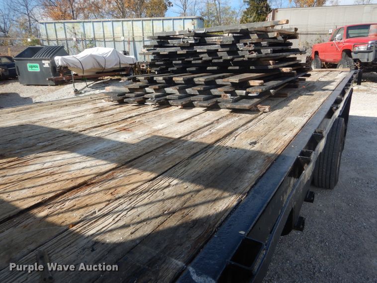 image for item DI1043 2006 Ford LCF  flatbed truck