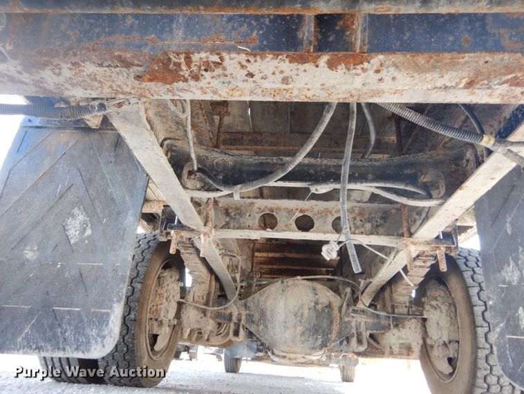 image for item DI1043 2006 Ford LCF  flatbed truck