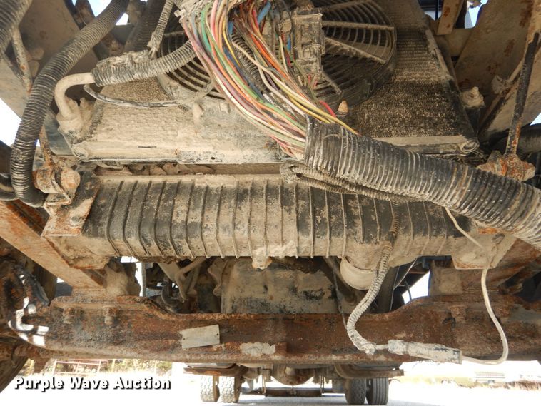 image for item DI1043 2006 Ford LCF  flatbed truck