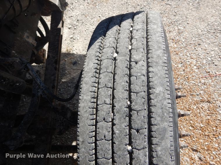 image for item DI1043 2006 Ford LCF  flatbed truck