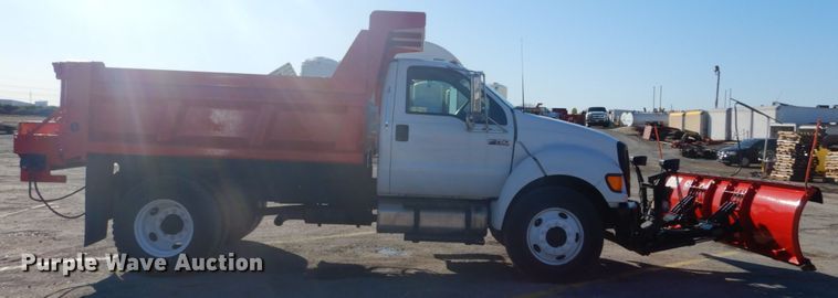 image for item DI1056 2005 Ford F750 Super Duty XL  dump truck