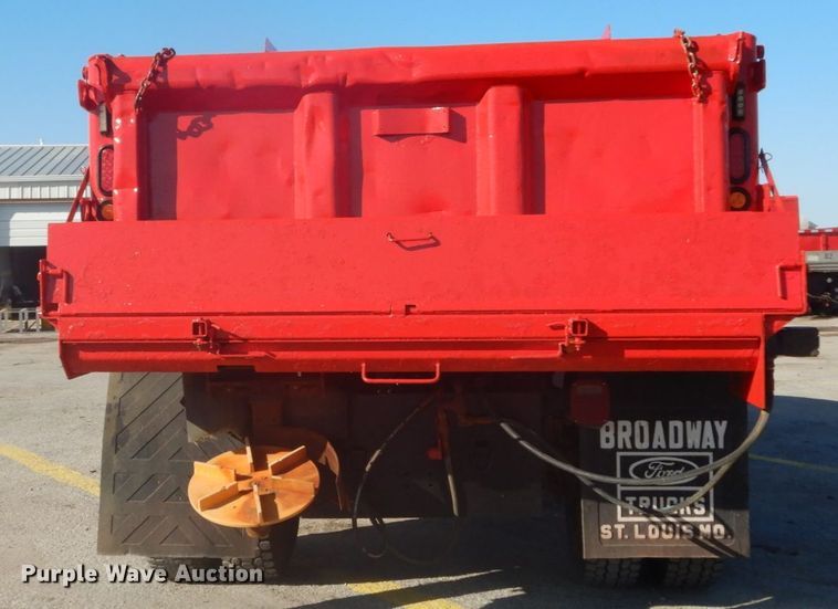 image for item DI1056 2005 Ford F750 Super Duty XL  dump truck