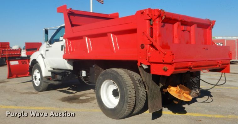 image for item DI1056 2005 Ford F750 Super Duty XL  dump truck