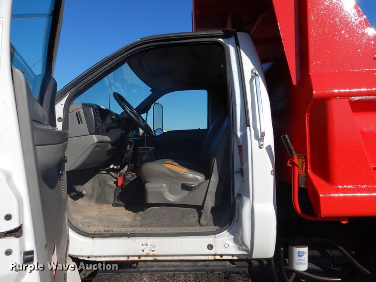 image for item DI1056 2005 Ford F750 Super Duty XL  dump truck