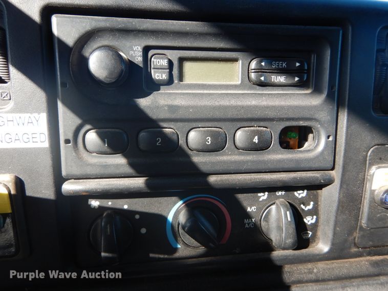 image for item DI1056 2005 Ford F750 Super Duty XL  dump truck