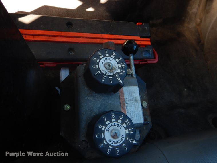 image for item DI1056 2005 Ford F750 Super Duty XL  dump truck