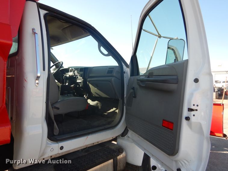 image for item DI1056 2005 Ford F750 Super Duty XL  dump truck