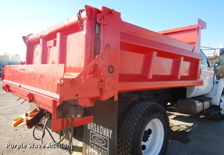 image for item DI1056 2005 Ford F750 Super Duty XL  dump truck
