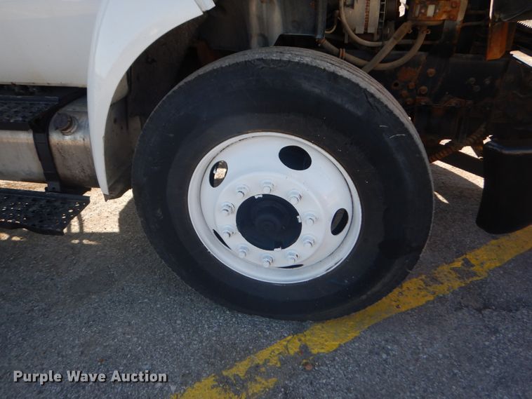 image for item DI1056 2005 Ford F750 Super Duty XL  dump truck