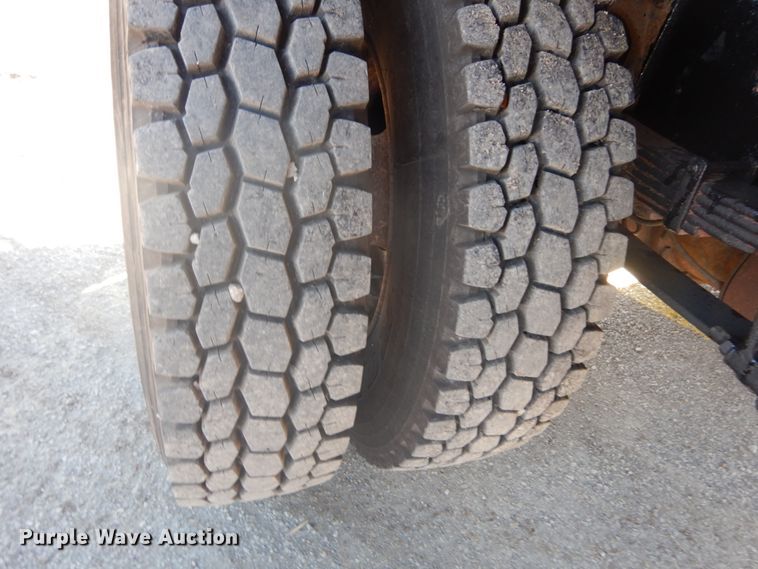 image for item DI1056 2005 Ford F750 Super Duty XL  dump truck