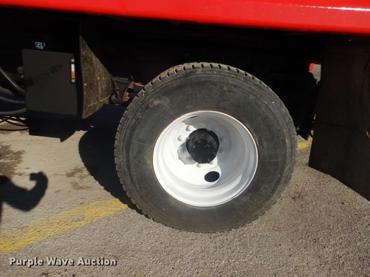 image for item DI1056 2005 Ford F750 Super Duty XL  dump truck