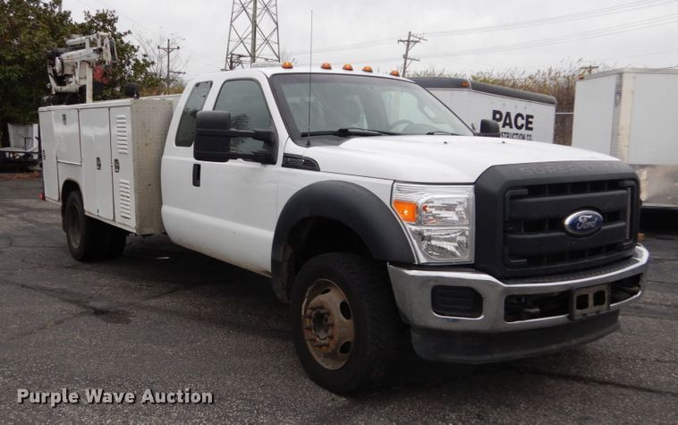 image for item DI1064 2014 Ford F550 Super Duty XL  utility truck with crane